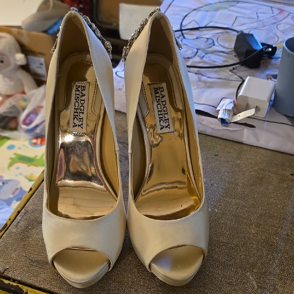 Badgley Mischka Cream Stiletto Heels with Peep-Toe